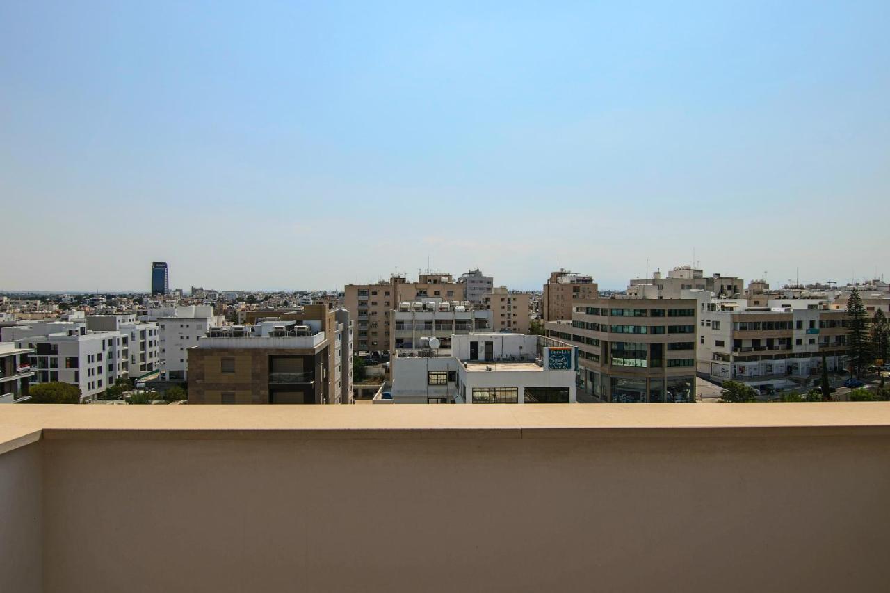 Phaedrus Living: Luxury Suite Nicosia 508 Esterno foto